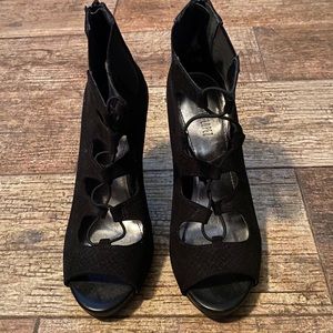 Jennifer Lopez High heels